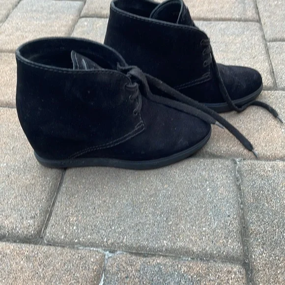 Prada boots - Picture 3 of 10